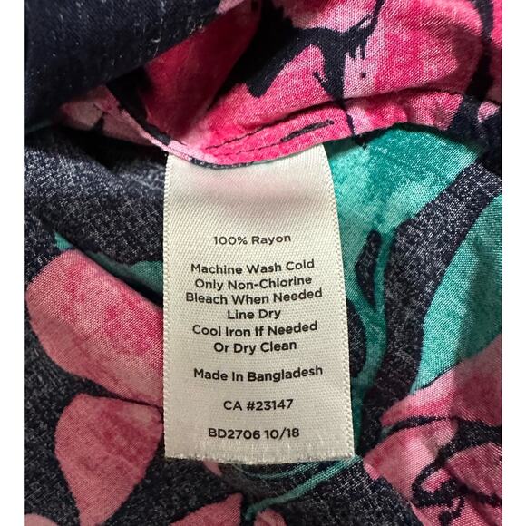 Talbots Woman Navy and Pink Floral Print Split Neck Blouse Size 3X - Picture 4 of 6